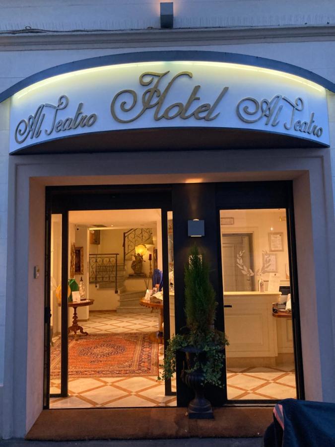 Al Teatro Hotel Livorno Kültér fotó