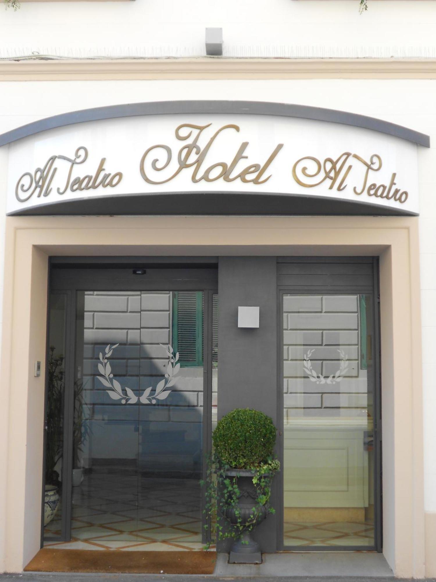 Al Teatro Hotel Livorno Kültér fotó