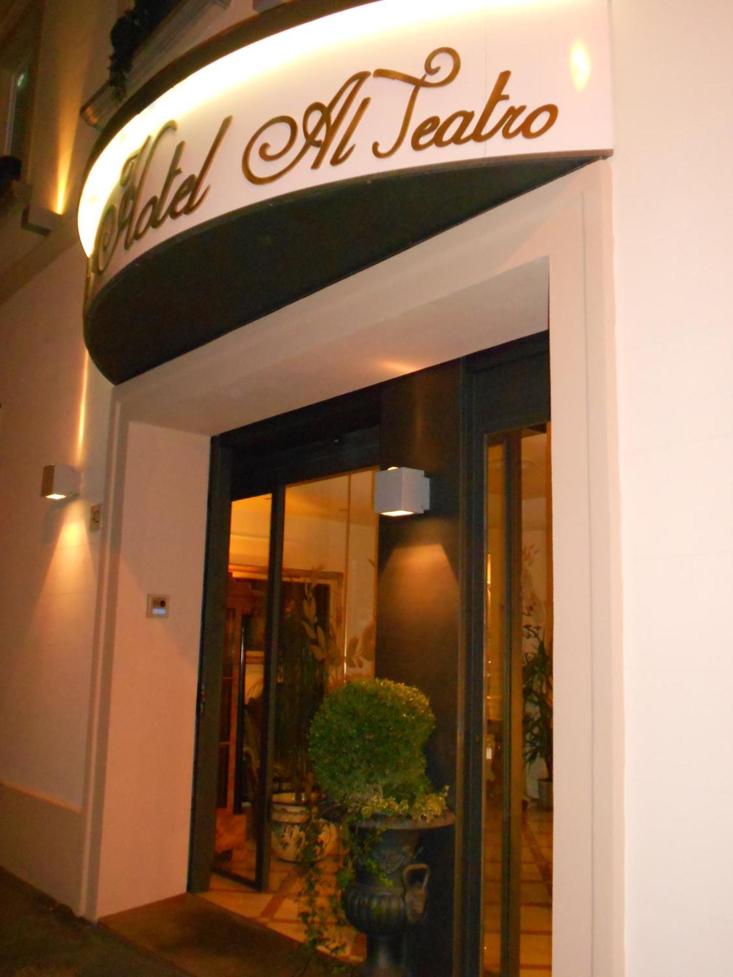 Al Teatro Hotel Livorno Kültér fotó