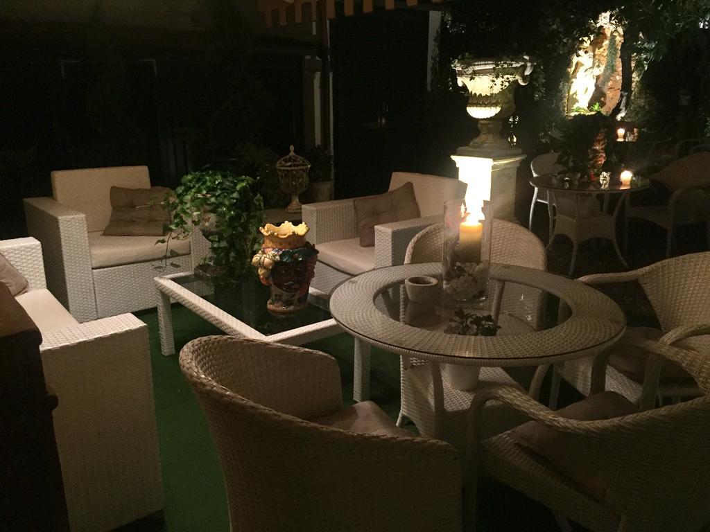 Al Teatro Hotel Livorno Kültér fotó