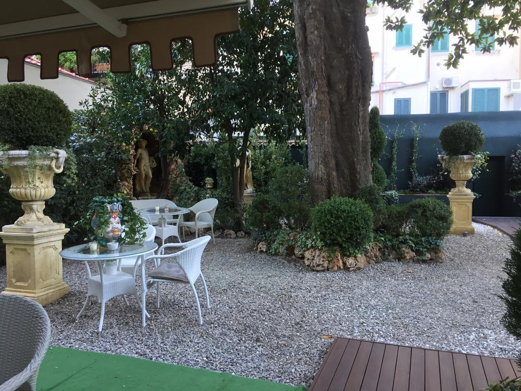 Al Teatro Hotel Livorno Kültér fotó