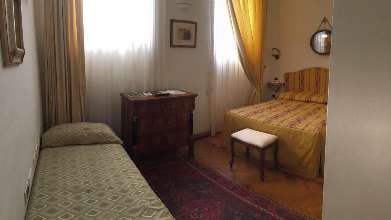 Al Teatro Hotel Livorno Kültér fotó